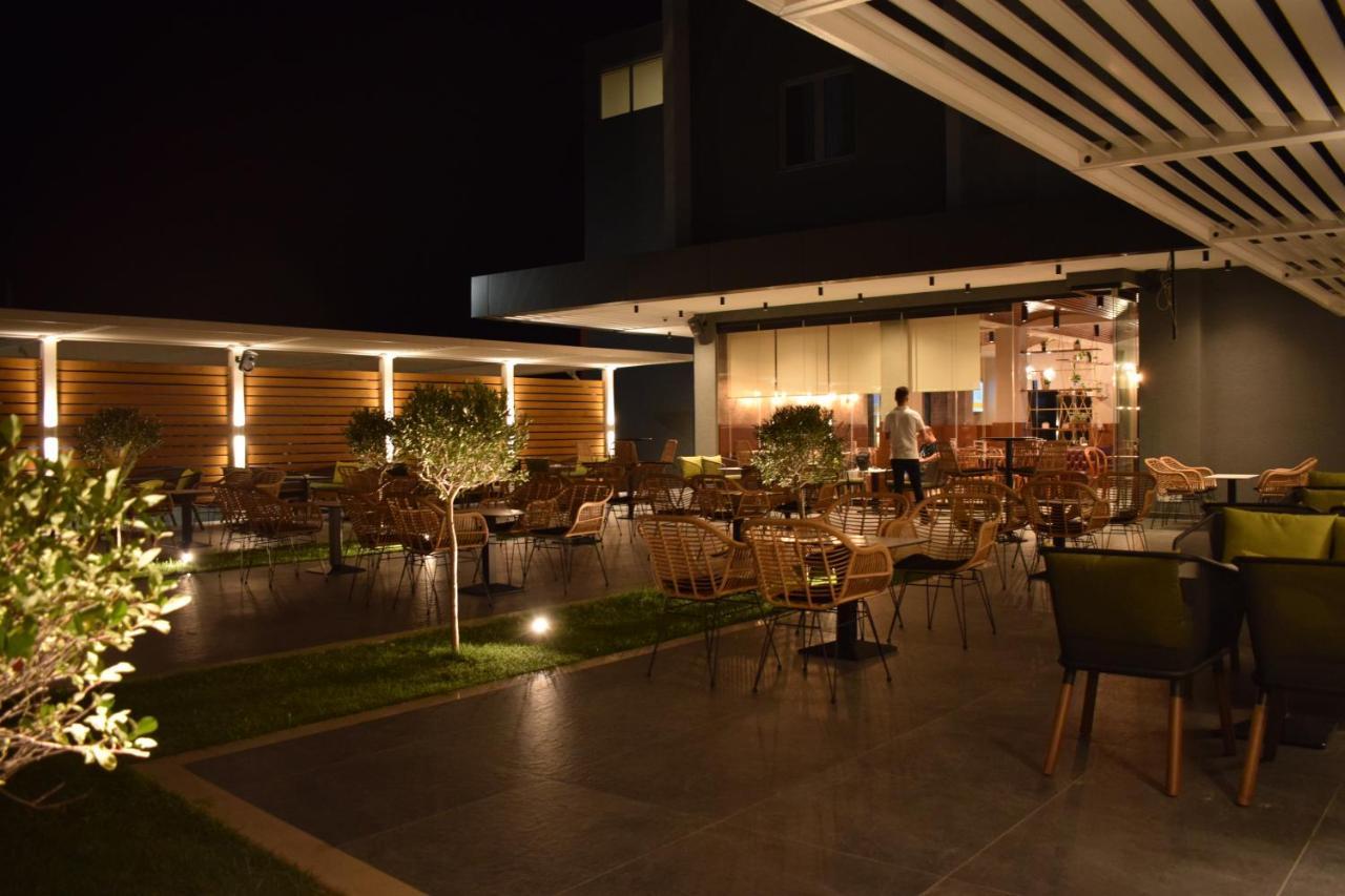 Bluepoint Hotel Tepelene Exterior photo
